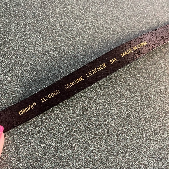 Chico’s Black Hammered Silver Latch Adjustable Genuine Leather Sz. Small - Picture 4 of 11